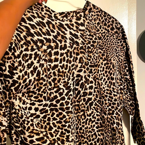 Long sleeve leopard print blouse NWT - Picture 4 of 4